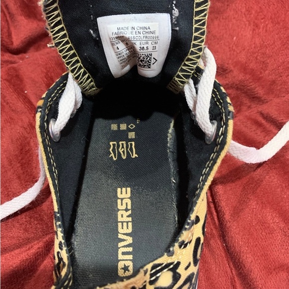 Sneakers - Picture 5 of 8